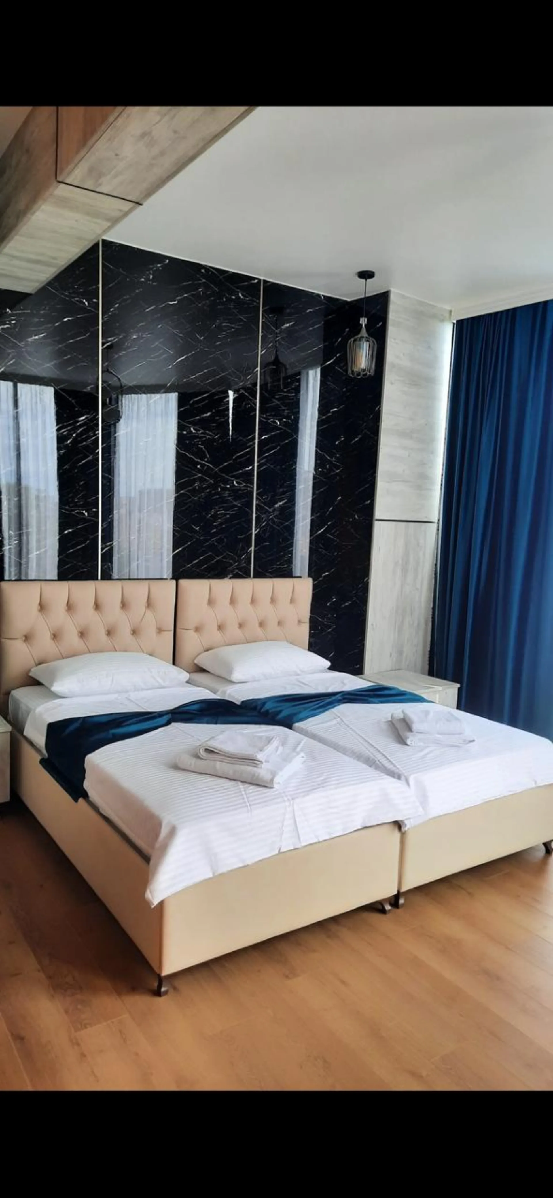 Просторный номер с балконом